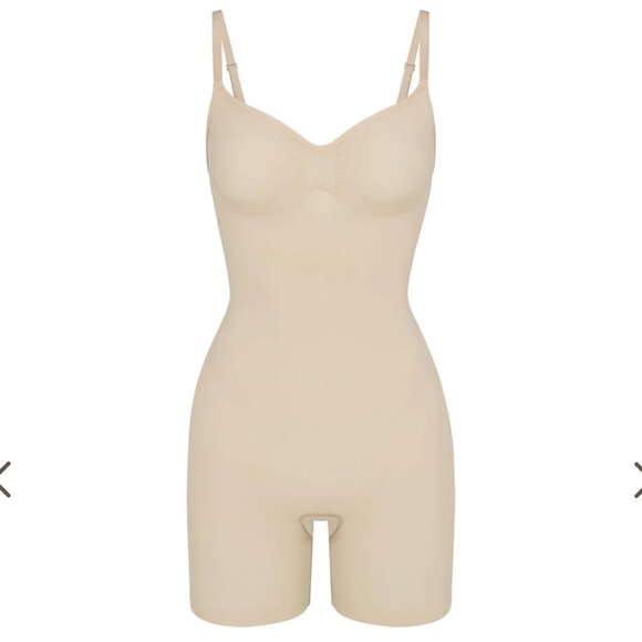 SKIMS XXS/XS sculpting bodysuit mid thigh open gusset Sand Cream NWOT MSRP $74 - Picture 4 of 8